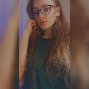 Meet your Posher, Desiree